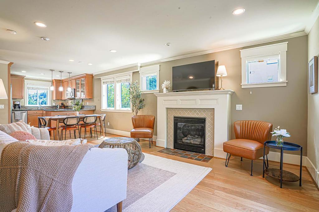 Exquisite Central Townhome With Spacious Loft And Gourmet Kitchen 西雅图 外观 照片
