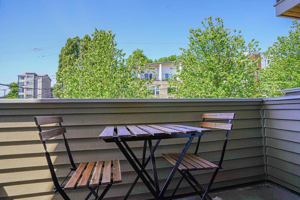 Exquisite Central Townhome With Spacious Loft And Gourmet Kitchen 西雅图 外观 照片