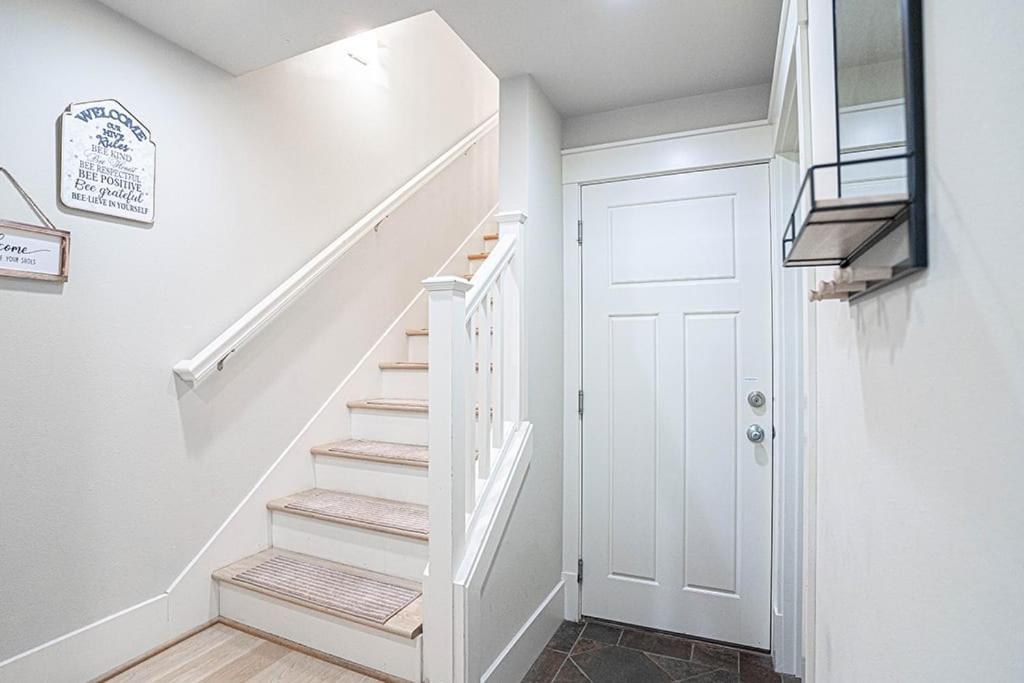 Exquisite Central Townhome With Spacious Loft And Gourmet Kitchen 西雅图 外观 照片